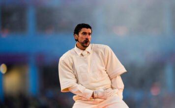 Neočekivani minimalizam, Bad Bunny u Zari na sceni Superboula Neočekivani minimalizam, Bad Bunny u Zari na sceni Superboula