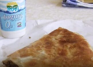 Ova jedna kašika jogurta potpuno mijenja burek – recept koji morate probati! Ova jedna kašika jogurta potpuno mijenja burek – recept koji morate probati!