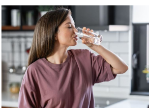 Ovo su tihi znaci da ne pijete dovoljno vode: Većina ih ignoriše i misle da je do umora, a rešenje je lako Ovo su tihi znaci da ne pijete dovoljno vode: Većina ih ignoriše i misle da je do umora, a rešenje je lako