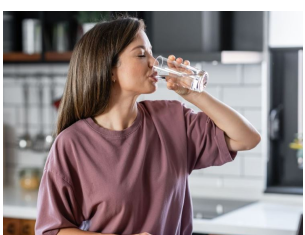 Ovo su tihi znaci da ne pijete dovoljno vode: Većina ih ignoriše i misle da je do umora, a rešenje je lako Ovo su tihi znaci da ne pijete dovoljno vode: Većina ih ignoriše i misle da je do umora, a rešenje je lako