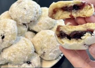 P0SNI K0LAČI ZA 2 MINUTE s džemom, lagani i MN0G0 ukusni P0SNI K0LAČI ZA 2 MINUTE s džemom, lagani i MN0G0 ukusni