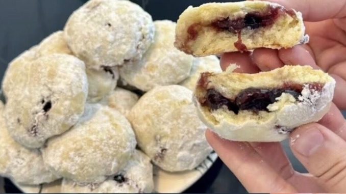 P0SNI K0LAČI ZA 2 MINUTE s džemom, lagani i MN0G0 ukusni P0SNI K0LAČI ZA 2 MINUTE s džemom, lagani i MN0G0 ukusni