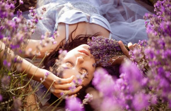 Pogledajte sliku i ne razmišljajte previše: Koja devojka je najlepša kad se okrene i šta to govori o vama Pogledajte sliku i ne razmišljajte previše: Koja devojka je najlepša kad se okrene i šta to govori o vama