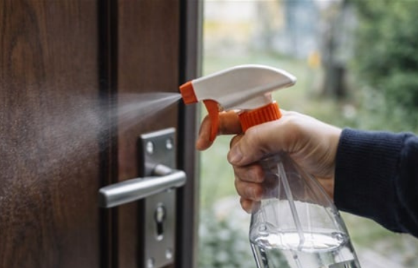 Poprskajte vrata svog doma s octom prije ožujka, postoji dobar razlog za to Poprskajte vrata svog doma s octom prije ožujka, postoji dobar razlog za to