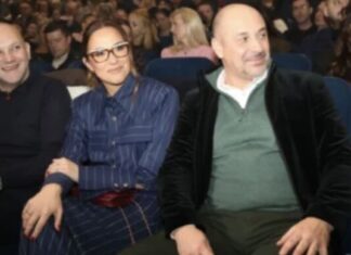 Porodica Šaulić na okupu: Djeca pokojnog pokojnog pjevača u prvim redovima, Goca govorila o Snježaninom otkazivanju Porodica Šaulić na okupu: Djeca pokojnog pokojnog pjevača u prvim redovima, Goca govorila o Snježaninom otkazivanju