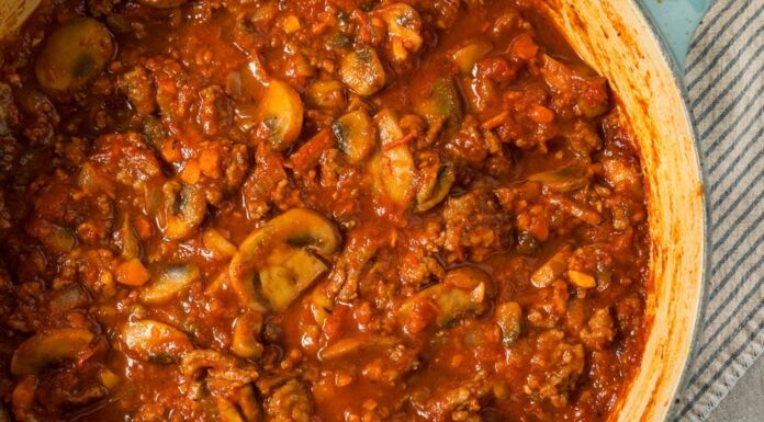 Posni gulaš na vodi: Gotov je za 40 minuta, a preukusan je Posni gulaš na vodi: Gotov je za 40 minuta, a preukusan je