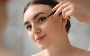 Poznati šminker otkriva tajnu kako šminkom povećati oči Poznati šminker otkriva tajnu kako šminkom povećati oči