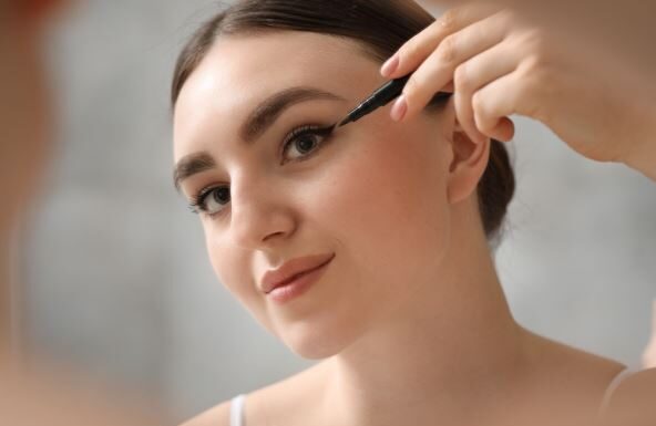 Poznati šminker otkriva tajnu kako šminkom povećati oči Poznati šminker otkriva tajnu kako šminkom povećati oči