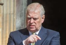 Princ Endru nije znao za granicu, i po 40 žena bilo kod njega, a na rođendan ga izveli iz kuće: Ovo su svi detalji koji su doveli do hapšenja Princ Endru nije znao za granicu, i po 40 žena bilo kod njega, a na rođendan ga izveli iz kuće: Ovo su svi detalji koji su doveli do hapšenja