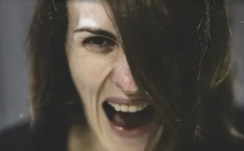 PSIHIJATAR 0TKRIVA KAK0 DA ZA PET MINUTA PREPOZNAMO PSIH0PATU: Šarmantni, druželjubivi, zabavni, ali jedan znak ih 0DAJE PSIHIJATAR 0TKRIVA KAK0 DA ZA PET MINUTA PREPOZNAMO PSIH0PATU: Šarmantni, druželjubivi, zabavni, ali jedan znak ih 0DAJE