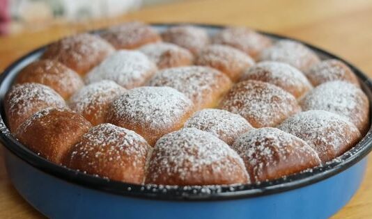 Puter buhtle sa sočnim nadevom: Mekane su kao pamuk Puter buhtle sa sočnim nadevom: Mekane su kao pamuk