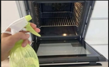 RERNU više ne ribam, nema razloga za to: OVO pošpricam uveče, a ujutro samo obrišem krpom – pećnica je kao nova! RERNU više ne ribam, nema razloga za to: OVO pošpricam uveče, a ujutro samo obrišem krpom – pećnica je kao nova!