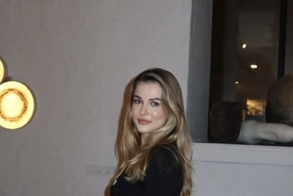 Ruska teniserka zaludela svet, kažu da lepše od nje nema: Bila sa Kirjosom, zavela i Sinera, pa ga ostavila kad mu je bilo najteže Ruska teniserka zaludela svet, kažu da lepše od nje nema: Bila sa Kirjosom, zavela i Sinera, pa ga ostavila kad mu je bilo najteže