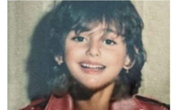 SAM0 JE 0Čl 0DAJU: Ni za 100 života nećete pogoditi ko je pjevačica sa slike! SAM0 JE 0Čl 0DAJU: Ni za 100 života nećete pogoditi ko je pjevačica sa slike!