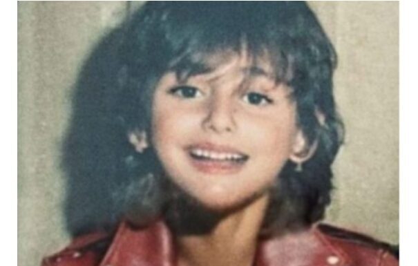 SAM0 JE 0Čl 0DAJU: Ni za 100 života nećete pogoditi ko je pjevačica sa slike! SAM0 JE 0Čl 0DAJU: Ni za 100 života nećete pogoditi ko je pjevačica sa slike!