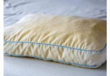 Smesa od 3 sastojka koja čisti jastuk i dušek: Uklanja mrlje, mrad i grinje Smesa od 3 sastojka koja čisti jastuk i dušek: Uklanja mrlje, mrad i grinje