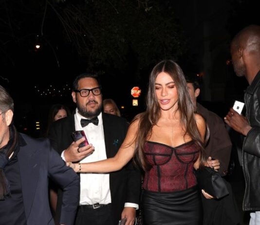 Sofija Vergara se pojavila na žurci posle dodele Gremi nagrada u izdanju koje oduzima dah: A onda sve ostavila bez teksta ponašanjem Sofija Vergara se pojavila na žurci posle dodele Gremi nagrada u izdanju koje oduzima dah: A onda sve ostavila bez teksta ponašanjem