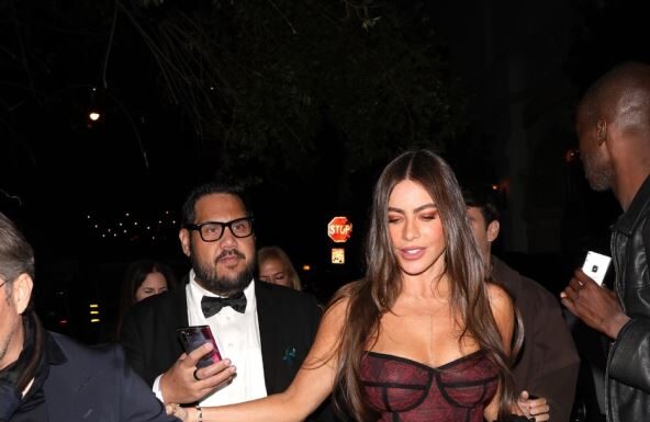 Sofija Vergara se pojavila na žurci posle dodele Gremi nagrada u izdanju koje oduzima dah: A onda sve ostavila bez teksta ponašanjem Sofija Vergara se pojavila na žurci posle dodele Gremi nagrada u izdanju koje oduzima dah: A onda sve ostavila bez teksta ponašanjem