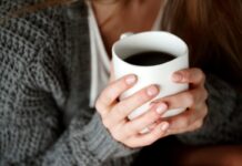 Spremamo se za proleće i novi trend „Cappuccino“ noktiju Spremamo se za proleće i novi trend „Cappuccino“ noktiju