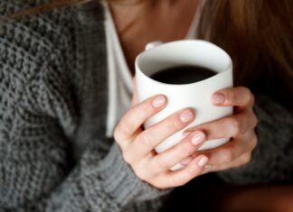 Spremamo se za proleće i novi trend „Cappuccino“ noktiju Spremamo se za proleće i novi trend „Cappuccino“ noktiju