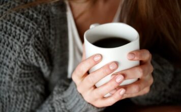 Spremamo se za proleće i novi trend „Cappuccino“ noktiju Spremamo se za proleće i novi trend „Cappuccino“ noktiju