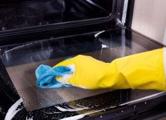 Stavite ovaj sastojak u rernu i ostavite preko noći: Ujutru samo prebrišite krpom i biće kao nova Stavite ovaj sastojak u rernu i ostavite preko noći: Ujutru samo prebrišite krpom i biće kao nova