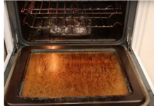 Stavite ovo u rernu i ostavite preko noći: Ujutru samo prebrišite krpom, najgora masnoća otpada sama Stavite ovo u rernu i ostavite preko noći: Ujutru samo prebrišite krpom, najgora masnoća otpada sama