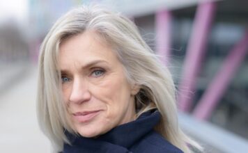 Stilista otkriva kako da frizura za sedu kosu obriše godine i izgleda perfektno: Zavisi samo od 1 stvari Stilista otkriva kako da frizura za sedu kosu obriše godine i izgleda perfektno: Zavisi samo od 1 stvari