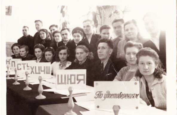 Svoju trogodišnju ćerku je drogirala i spakovala u kofer: Ovaj potez joj je spasio život, a na majčinoj sahrani je saznala da nije bila jedina Svoju trogodišnju ćerku je drogirala i spakovala u kofer: Ovaj potez joj je spasio život, a na majčinoj sahrani je saznala da nije bila jedina