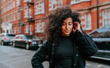 Tehnika pravljenja savršenih lokni za nekoliko minuta: Metoda koja je zaludela mreže Tehnika pravljenja savršenih lokni za nekoliko minuta: Metoda koja je zaludela mreže