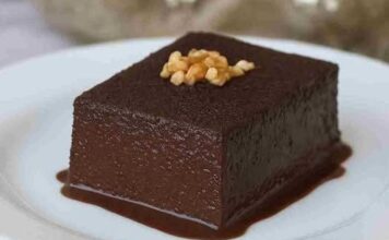 TURSKI MOKRI KOLAČ NATOPLJEN ČOKOLADOM TURSKI MOKRI KOLAČ NATOPLJEN ČOKOLADOM