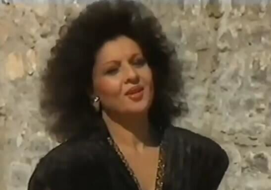 Usnija Redžepova je pred smrt iskopnila do neprepoznatljivosti i shvatila da umire: Muž je razočarao do bola, tražila je da je ni slučajno ne sahrane kraj njega Usnija Redžepova je pred smrt iskopnila do neprepoznatljivosti i shvatila da umire: Muž je razočarao do bola, tražila je da je ni slučajno ne sahrane kraj njega