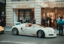 Versace imenovao Pietera Muliera za glavnog kreativnog direktora Versace imenovao Pietera Muliera za glavnog kreativnog direktora