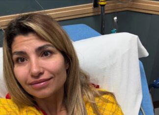 Vodila je zdrav život, a kad je zabolelo, lekari joj govorili da je sve u redu: Nakon strašne dijagnoze, proverila je frižider i otkrila uzrok Vodila je zdrav život, a kad je zabolelo, lekari joj govorili da je sve u redu: Nakon strašne dijagnoze, proverila je frižider i otkrila uzrok