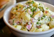 Za ovu krompir salatu svi traže recept: Pravi se potpuno drugačije, a ukus obara s nogu Za ovu krompir salatu svi traže recept: Pravi se potpuno drugačije, a ukus obara s nogu