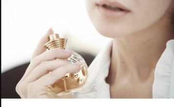 Zašto parfem na nekim traje cijeli dan, a na vama nestane za sat? Evo tajne dugotrajnog mirisa Zašto parfem na nekim traje cijeli dan, a na vama nestane za sat? Evo tajne dugotrajnog mirisa