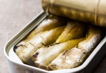 Žena je 70 dana jela samo sardine iz konzerve i zabezeknula sve šta joj se dogodilo Žena je 70 dana jela samo sardine iz konzerve i zabezeknula sve šta joj se dogodilo