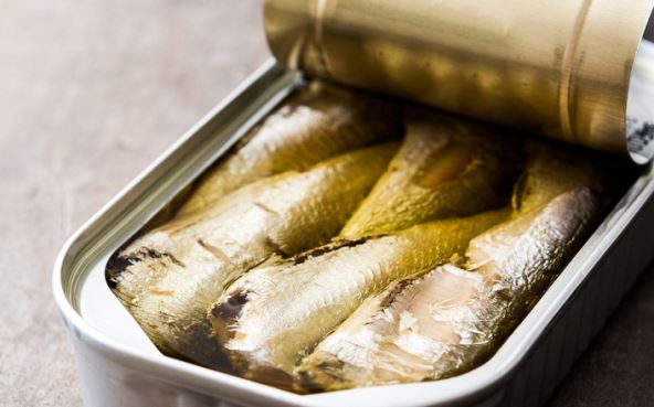 Žena je 70 dana jela samo sardine iz konzerve i zabezeknula sve šta joj se dogodilo Žena je 70 dana jela samo sardine iz konzerve i zabezeknula sve šta joj se dogodilo