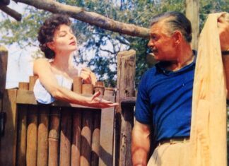 Zvali su ga “majmunom sa velikim ušima”, a osvajao samo najlepše žene: Sudbina je ovom čoveku bila naklonjena kao nikome Zvali su ga "majmunom sa velikim ušima", a osvajao samo najlepše žene: Sudbina je ovom čoveku bila naklonjena kao nikome