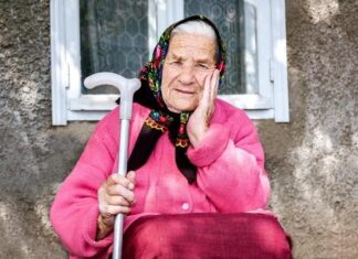 Anđelija sa svojih 76 godina nema visok pritisak niti holesterol: Svaki dan uzima 2 kašike ove smese i zdrava je kao dren Anđelija sa svojih 76 godina nema visok pritisak niti holesterol: Svaki dan uzima 2 kašike ove smese i zdrava je kao dren