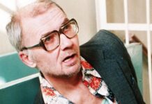 Andrej je bio toliko opasan čovek da su ga na suđenje doveli u čeličnom kavezu: Ovaj čovek radio je najjezivije stvari u istoriji Andrej je bio toliko opasan čovek da su ga na suđenje doveli u čeličnom kavezu: Ovaj čovek radio je najjezivije stvari u istoriji