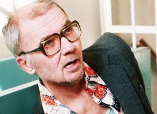 Andrej je bio toliko opasan čovek da su ga na suđenje doveli u čeličnom kavezu: Ovaj čovek radio je najjezivije stvari u istoriji Andrej je bio toliko opasan čovek da su ga na suđenje doveli u čeličnom kavezu: Ovaj čovek radio je najjezivije stvari u istoriji