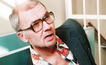 Andrej je bio toliko opasan čovek da su ga na suđenje doveli u čeličnom kavezu: Ovaj čovek radio je najjezivije stvari u istoriji Andrej je bio toliko opasan čovek da su ga na suđenje doveli u čeličnom kavezu: Ovaj čovek radio je najjezivije stvari u istoriji