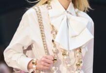 Biseri ponovo u fokusu: Kako ih uklopiti u svaki autfit i izgledati ultra šik Biseri ponovo u fokusu: Kako ih uklopiti u svaki autfit i izgledati ultra šik