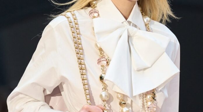 Biseri ponovo u fokusu: Kako ih uklopiti u svaki autfit i izgledati ultra šik Biseri ponovo u fokusu: Kako ih uklopiti u svaki autfit i izgledati ultra šik