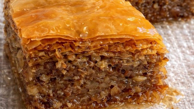 BOSANSKA BAKLAVA – Topi se u ustima: Što duže stoji sve je bolja i bolja… BOSANSKA BAKLAVA – Topi se u ustima: Što duže stoji sve je bolja i bolja…