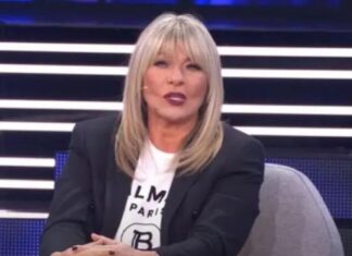 Brzo je prebojela njegovu smrt!! SUZANA JOVANOVIĆ uhvaćena u ZAGRLJAJU našeg popularnog pjevača!!! Brzo je prebojela njegovu smrt!! SUZANA JOVANOVIĆ uhvaćena u ZAGRLJAJU našeg popularnog pjevača!!!