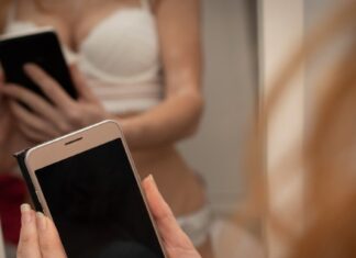 ChatGPT postaje tvoj seksi partner? OpenAI uvodi Adult Mode i svi pričaju o tome ChatGPT postaje tvoj seksi partner? OpenAI uvodi Adult Mode i svi pričaju o tome