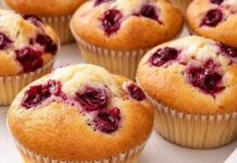 Čokoladno-voćni mafini – Najmekši koje ste ikada probali! Tope se u ustima… Čokoladno-voćni mafini – Najmekši koje ste ikada probali! Tope se u ustima…