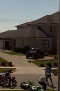 Čuveni miljenik žena prebio komšiju? Svi bruje o zavodniku koji se nalazi u centru skandala, evo kako je sukob eskalirao Čuveni miljenik žena prebio komšiju? Svi bruje o zavodniku koji se nalazi u centru skandala, evo kako je sukob eskalirao